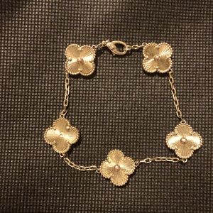 Clover gold tone bracelet 7.25” ALHAMBRA Inspired flowers heavy good quality